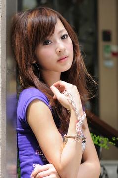 舅妈和亲妈、任我采摘的大丽花封面